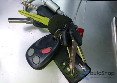 2005 Chevrolet Silverado 1500 Ls z USA, uszkodzony, nr VIN 2GCEC13T051304238